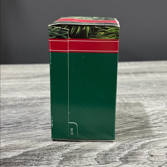 Hallmark | Frosty Friends #11 (1990) - Vintage Collectible Keepsake Ornament - Picture 4 of 17